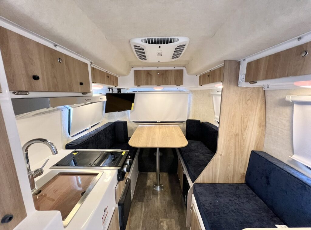 Spirit Rear Dinette/Bed