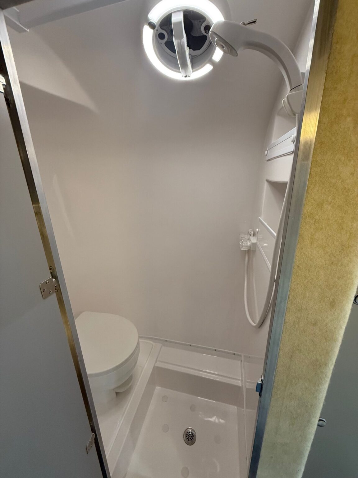 Deluxe Wet Bath No Sink